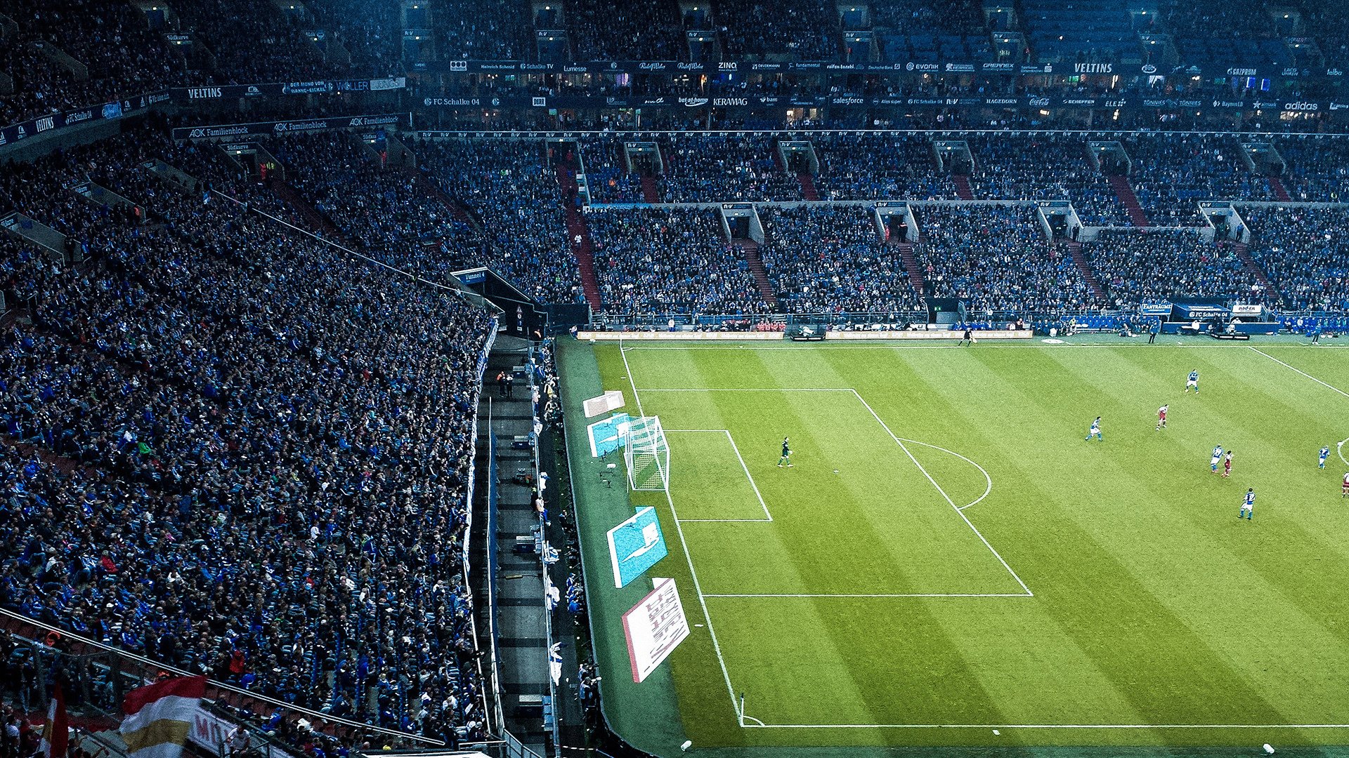 IM体育App下载-狼群与孤狼，当英格兰碾压遇见马龙扛起