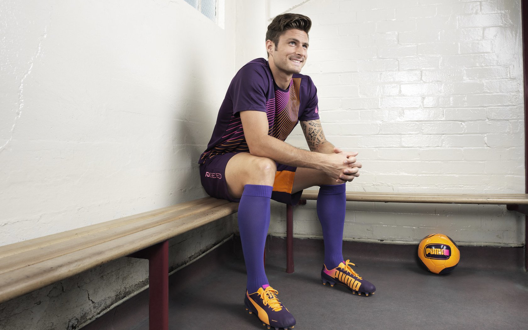 雪白羽绒为甲，郑思维如何以最沉静的方式扛起轻取的荣光